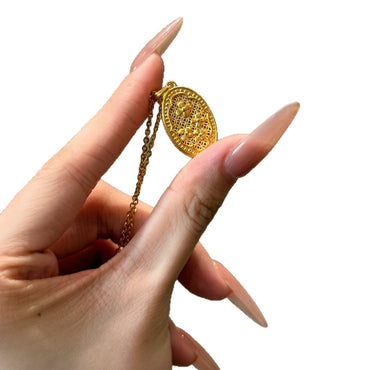 Flower-shaped Pendant Necklace With Intricately Carved Flower Filaments - Zentrova - Alternative View Flower-shaped Pendant Necklace With Intricately Carved Flower Filaments - Zentrova - Alternative View