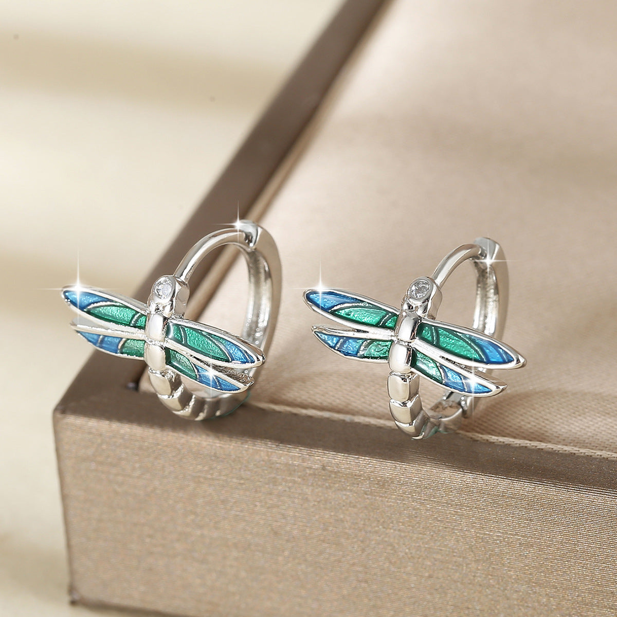 European And American-style Elegant And Fashionable Copper Dragonfly Drop Earrings - Zentrova European And American-style Elegant And Fashionable Copper Dragonfly Drop Earrings - Zentrova