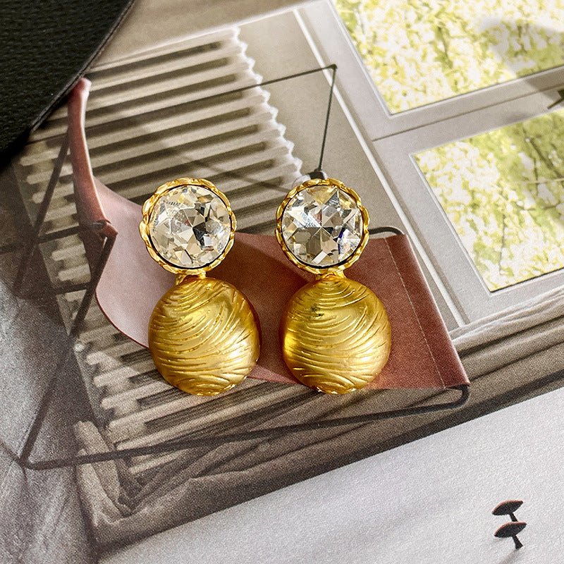 Women's Light Luxury Elegant Gold Necklace Middle-ancient Clavicle Chain - Zentrova