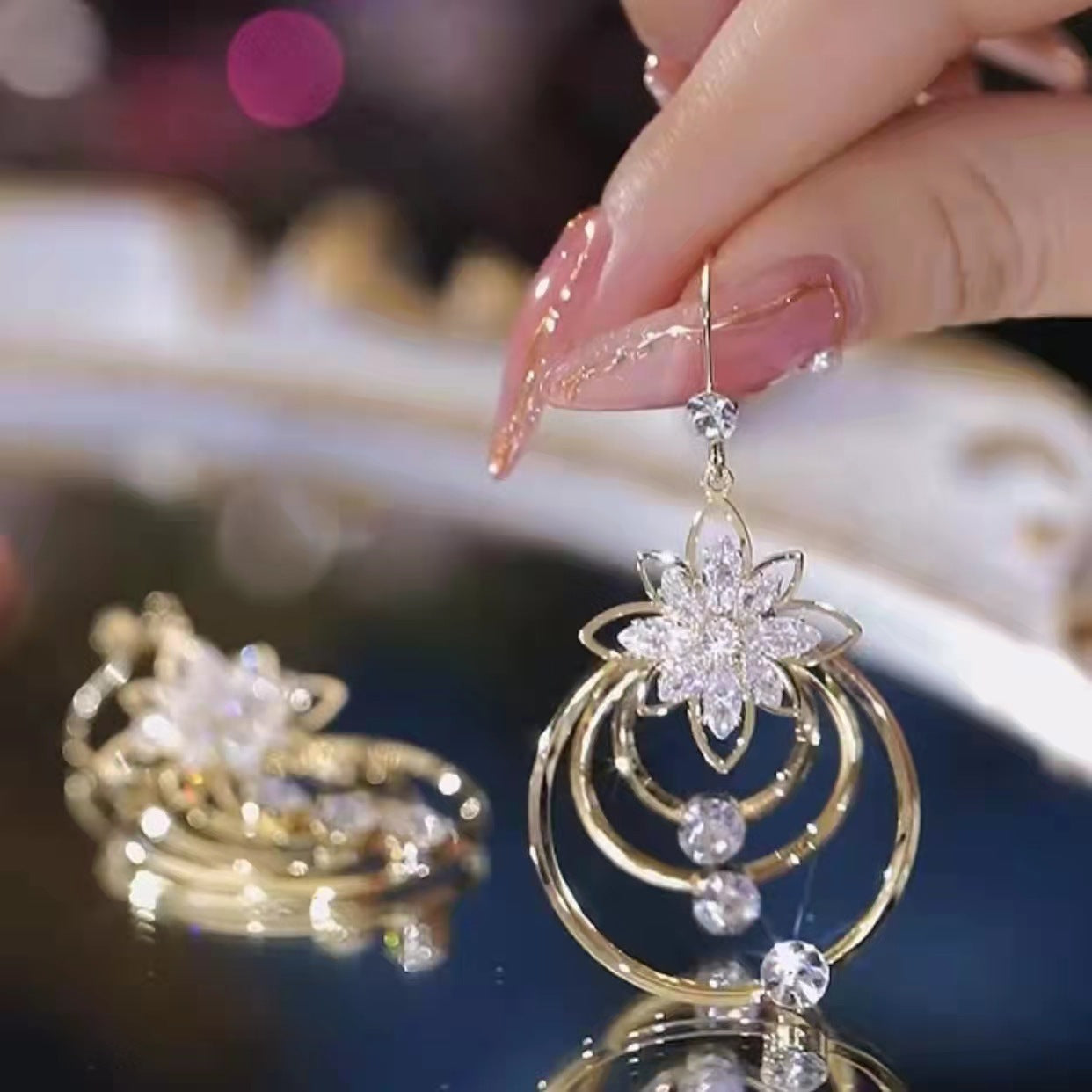 Women's Elegant Fashion Zircon Geometric Earrings