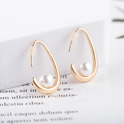New Pearl Earrings With Brass Texture Metal - Zentrova