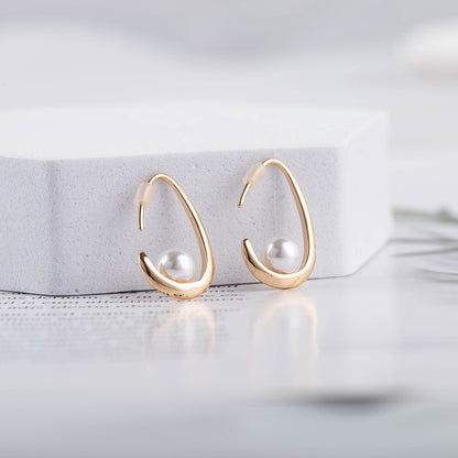 New Pearl Earrings With Brass Texture Metal - Zentrova