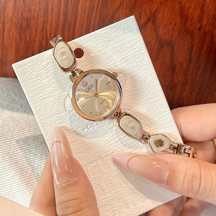 Women's Lightweight Luxury Niche Small Exquisite Minimalist Quartz Watch - Zentrova