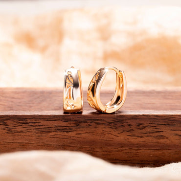 Personalized Simple Hollow Carved Women's Earrings