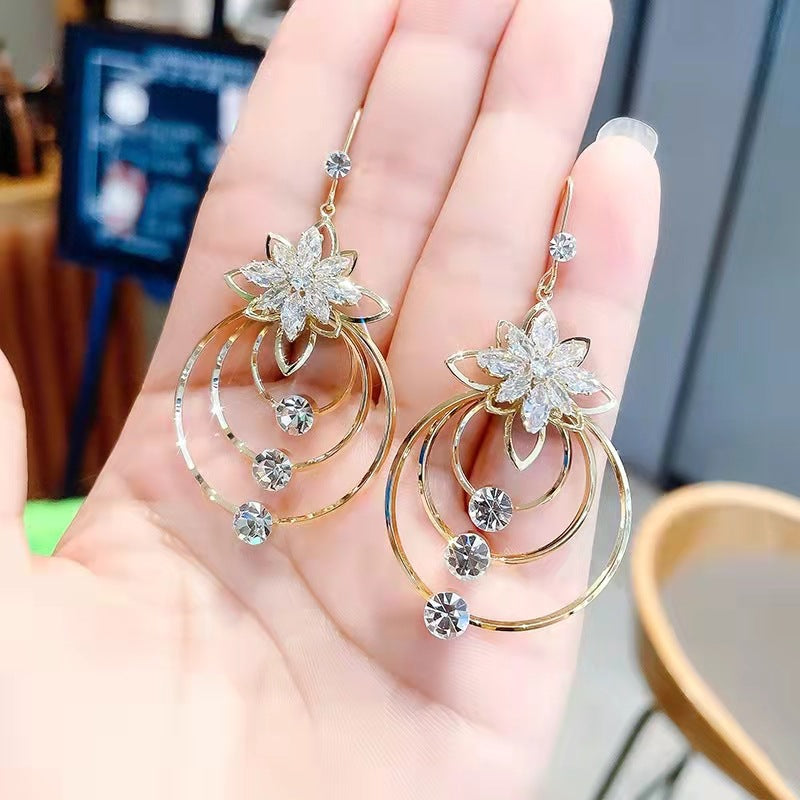 Women's Elegant Fashion Zircon Geometric Earrings